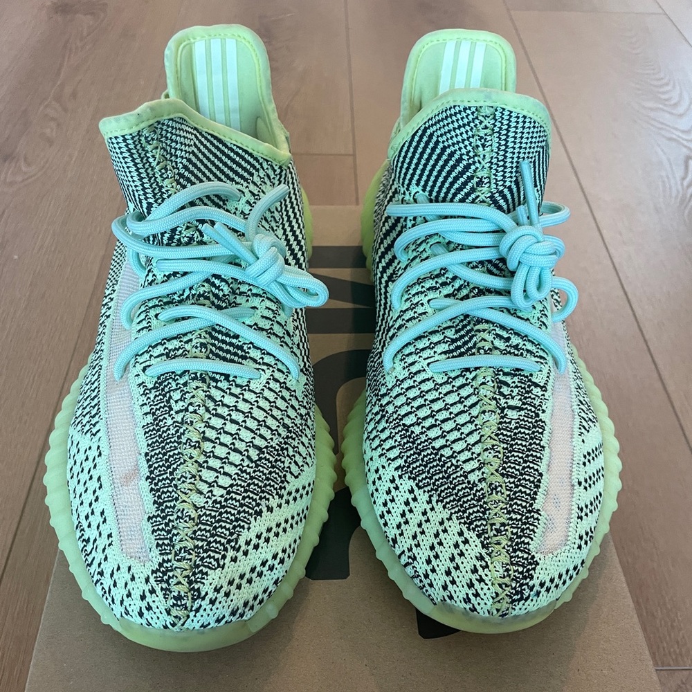 YEEZY Yeeree 350 V2 Size 11 Used